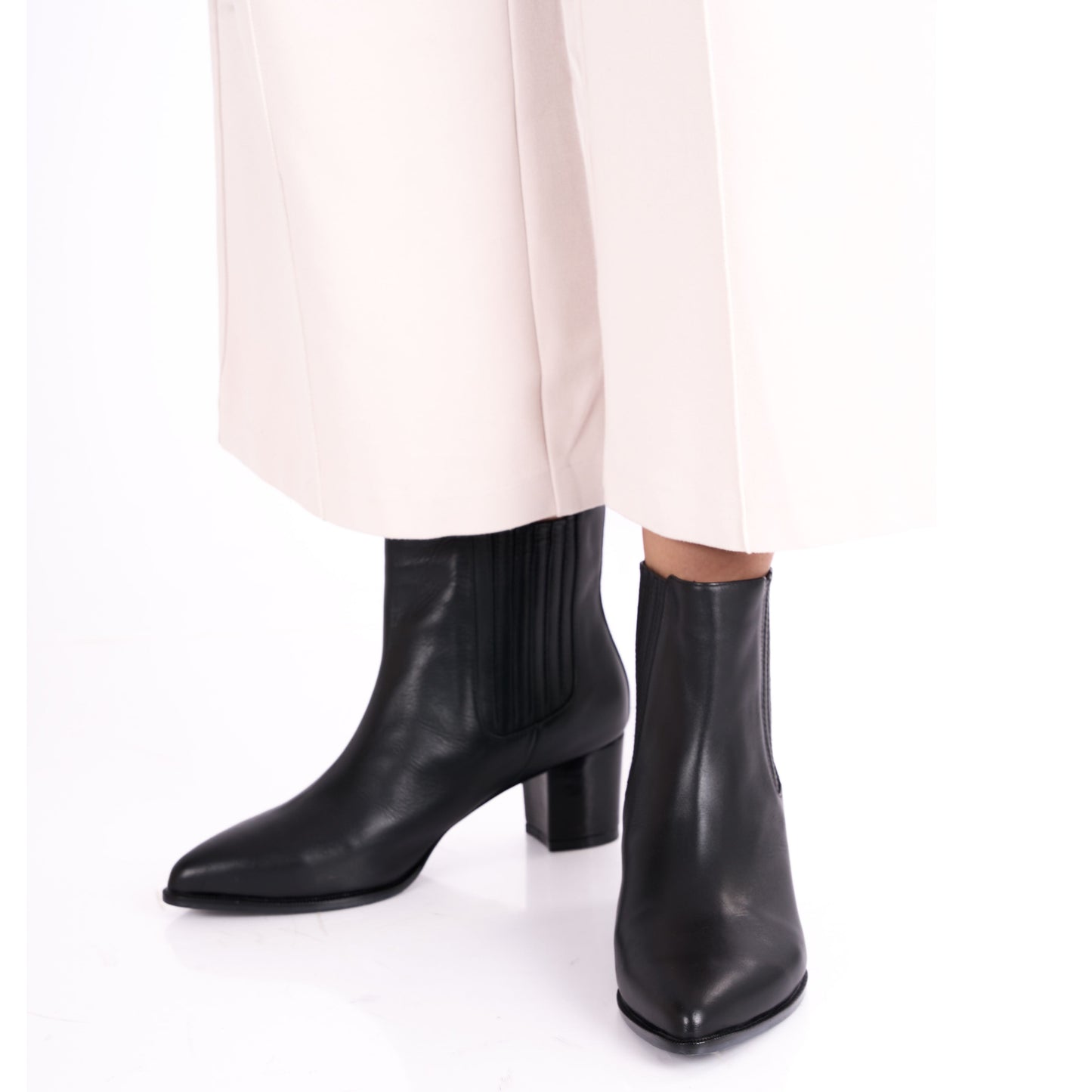 J694 BOTIN NEGRO (IT-05260)
